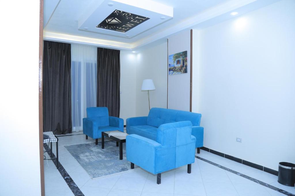 A seating area at Jewel Fayed Hotel