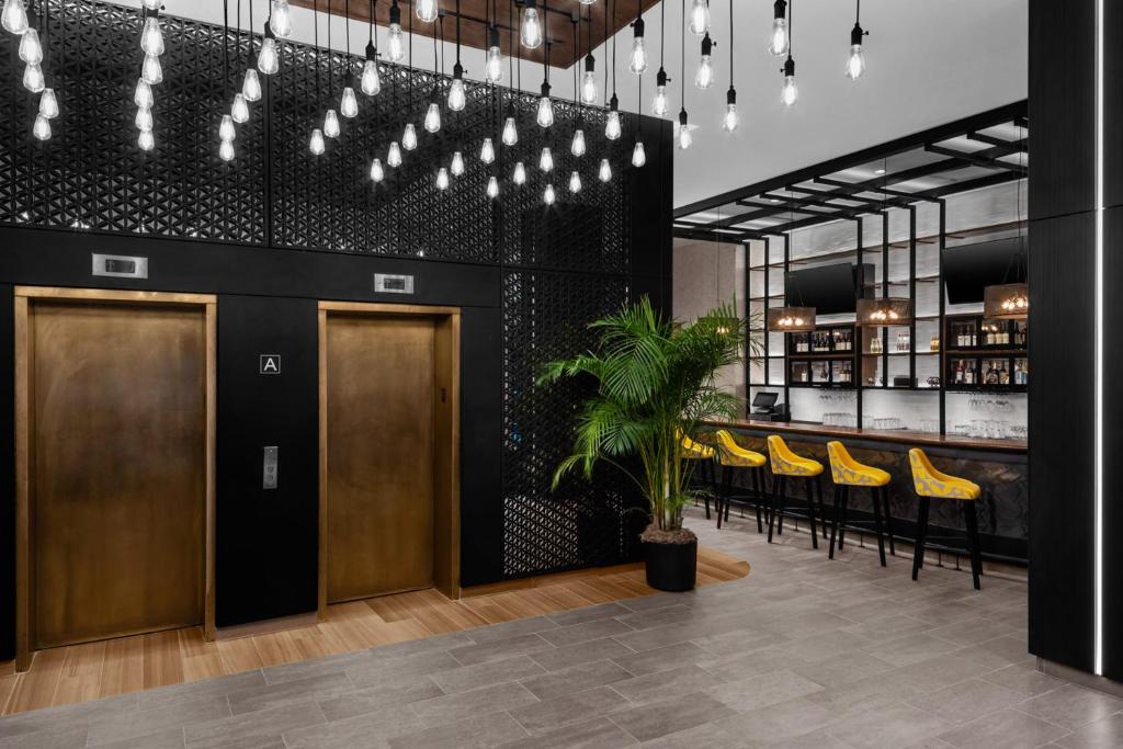 Imagen de la galería de voco Times Square South New York by IHG, en Nueva York
