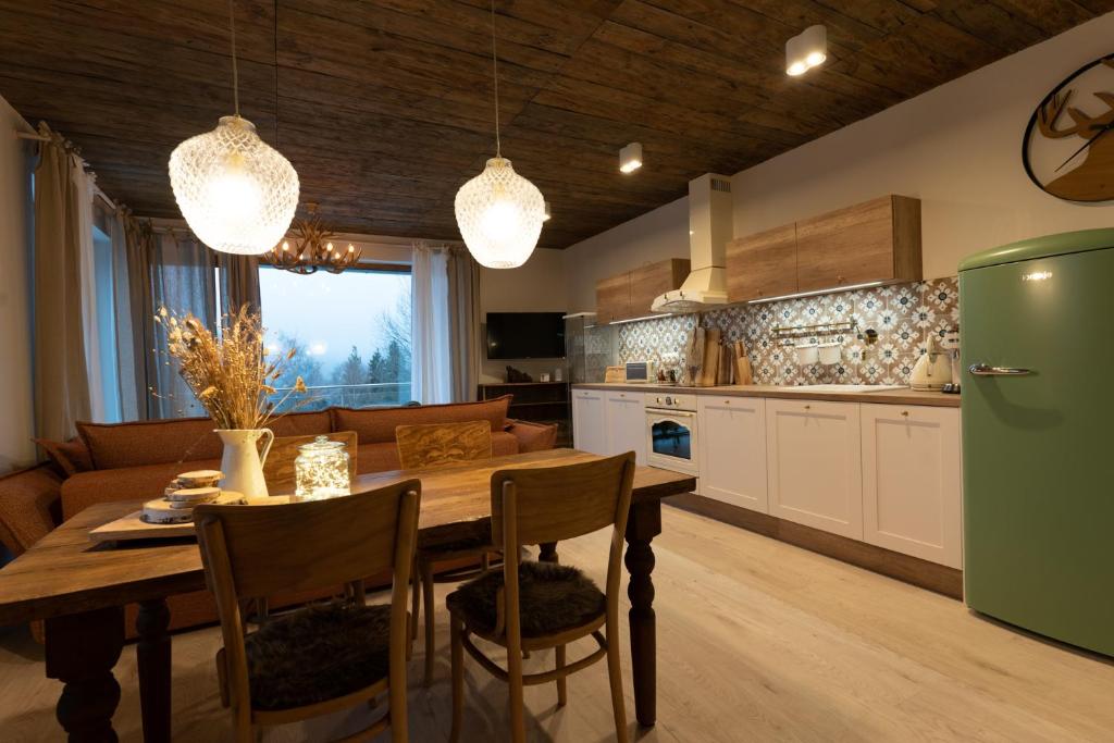Kuchyňa alebo kuchynka v ubytovaní Widokówka - Apartament 9