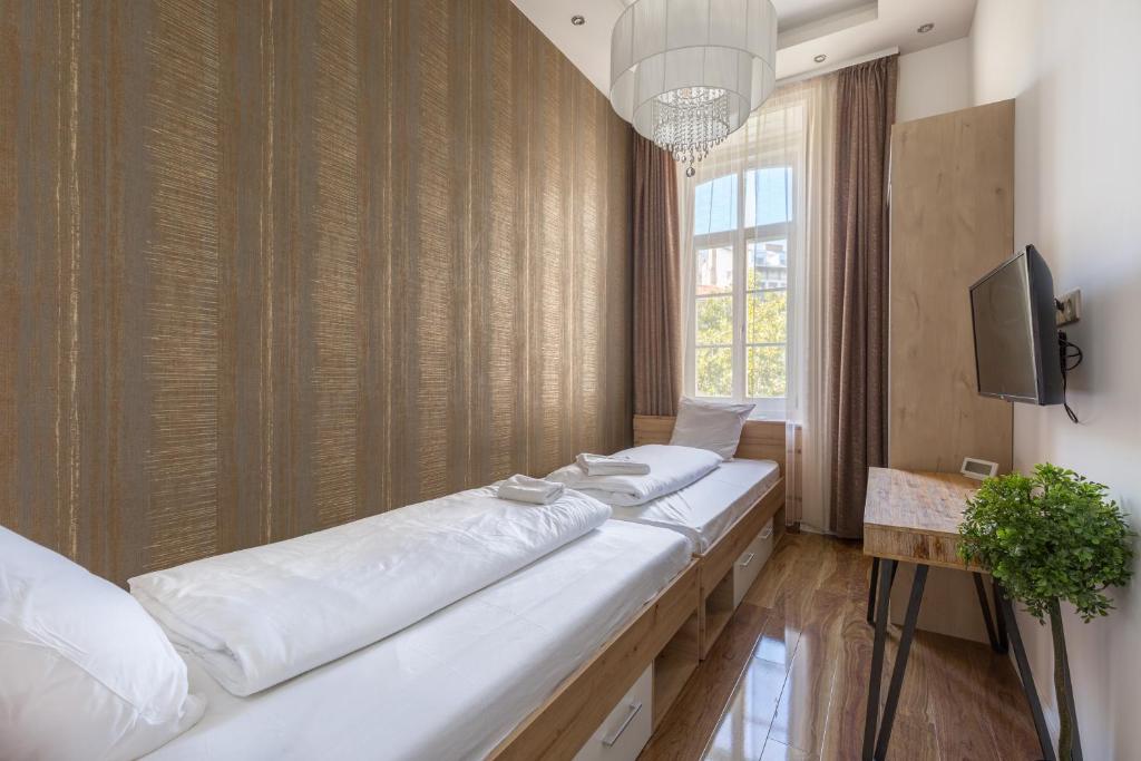 Posteľ alebo postele v izbe v ubytovaní Luxury Dream Home at The Basilica 3BR/2BATH
