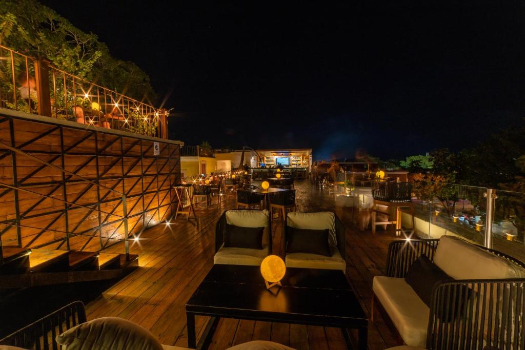 Un balcón o terraza de Hotel Meson del Marques