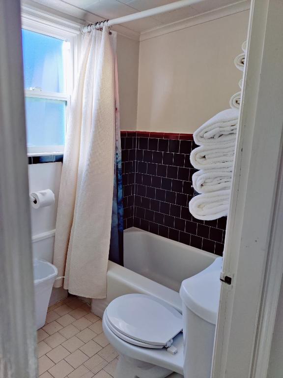 Hillcrest Inn - Chambre Double Deluxe Avec Lit Supplémentaire - Chien Friendly