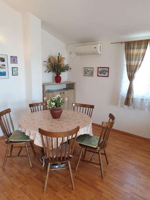 Posedenie v ubytovaní Apartments Škerlep