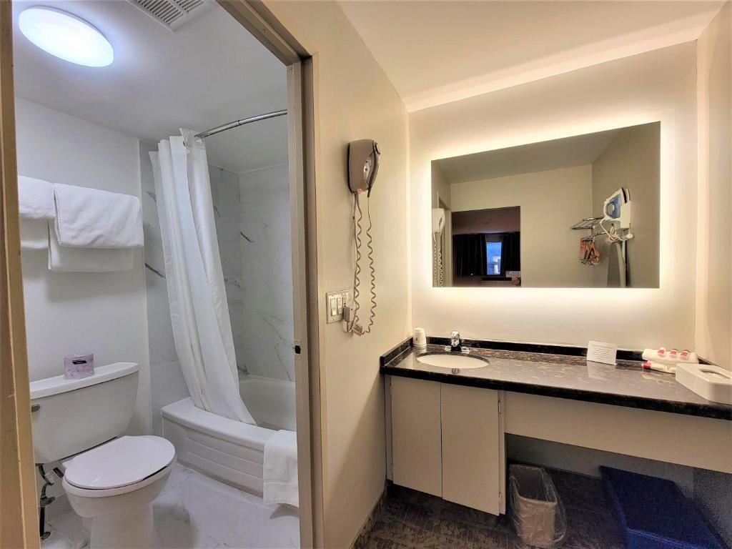 Howard Johnson by Wyndham Gravenhurst - Salle Queen - Non-fumeurs