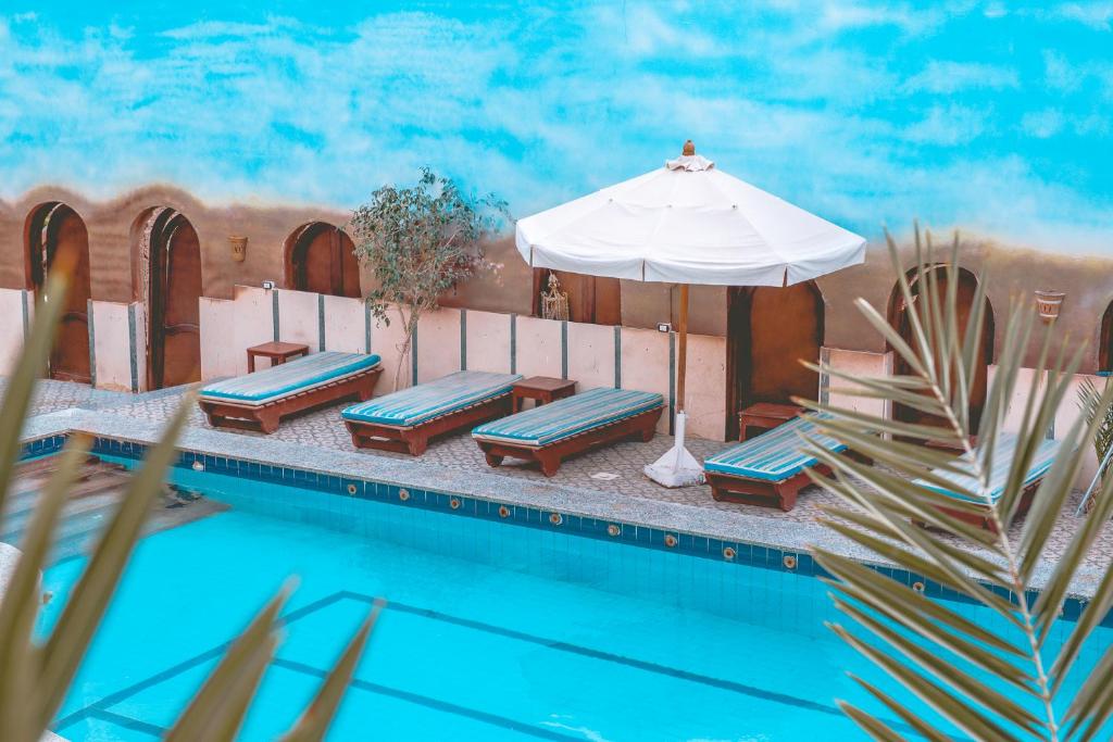 Bazén v ubytování Dahab Plaza Hotel nebo v jeho okolí