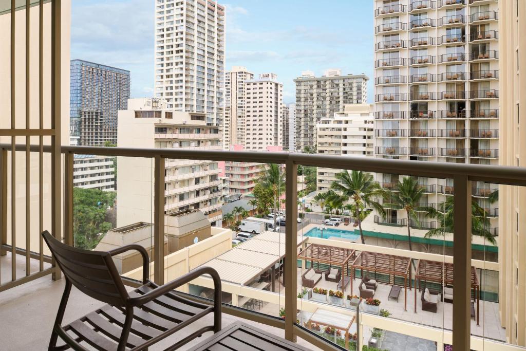 Balkón nebo terasa v ubytování Aston Waikiki Circle Hotel