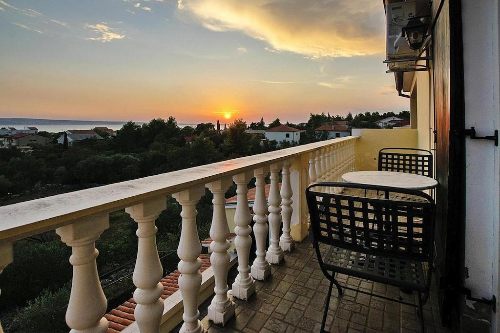 Balkon lub taras w obiekcie Villa in Starigrad near Paklenica National Park