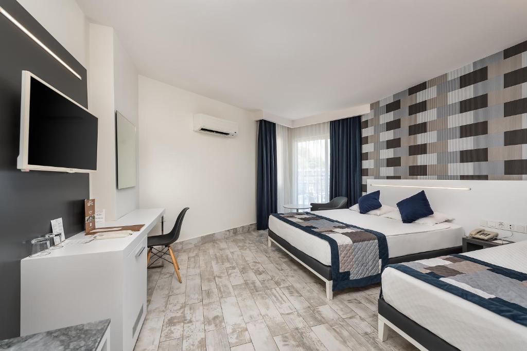 White City Beach Adult Only - Standard Side Sea View Room