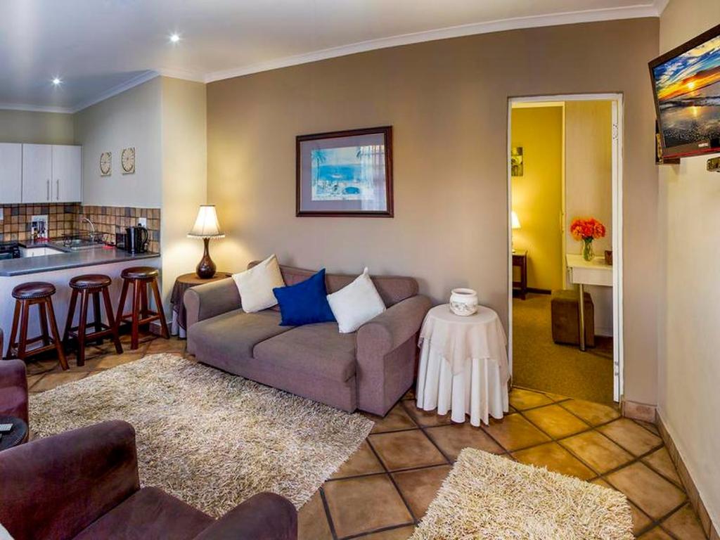 Booking.com: Casa de hóspedes Room in BB - Luxury Room, double Bed and  Sleeper Couch max 4 guests, near Port Elizabeth , Port Elizabeth, África do  Sul . Reserve agora o seu hotel!
