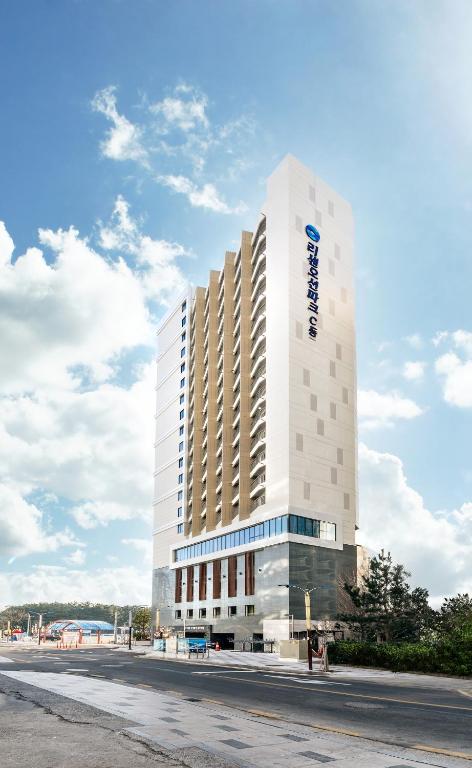 Budova, kde se aparthotel nachází