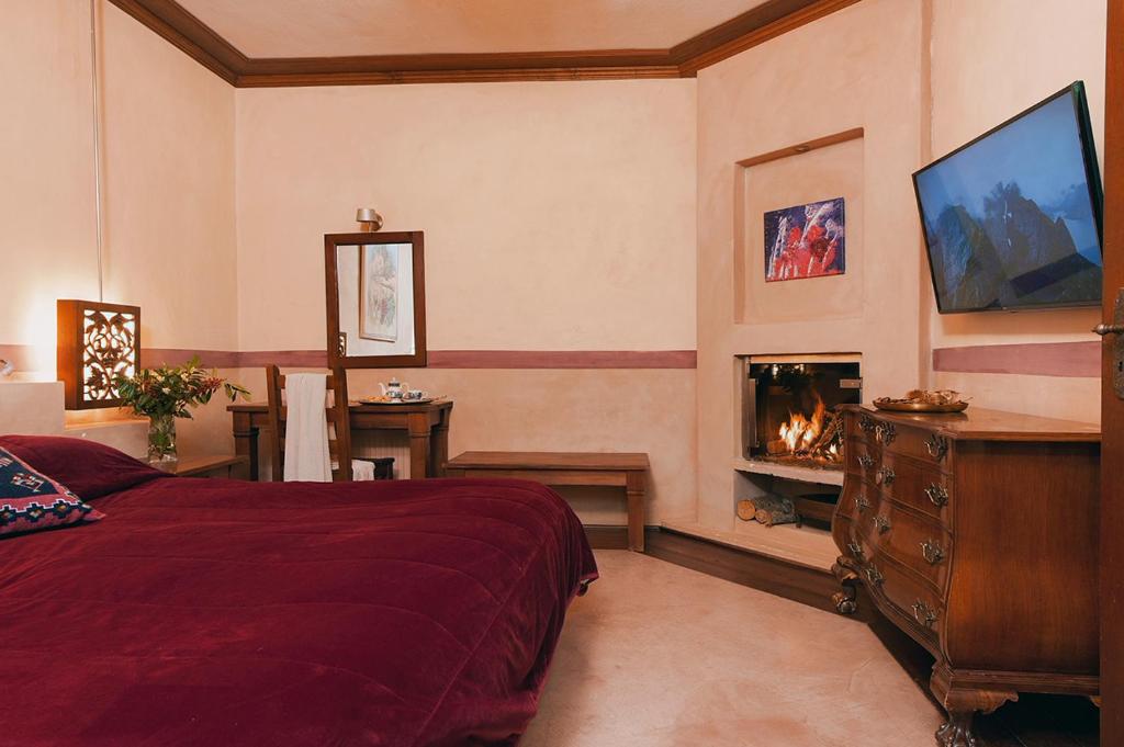 Katogi Averoff Hotel & Winery tesisinde bir televizyon ve/veya eğlence merkezi