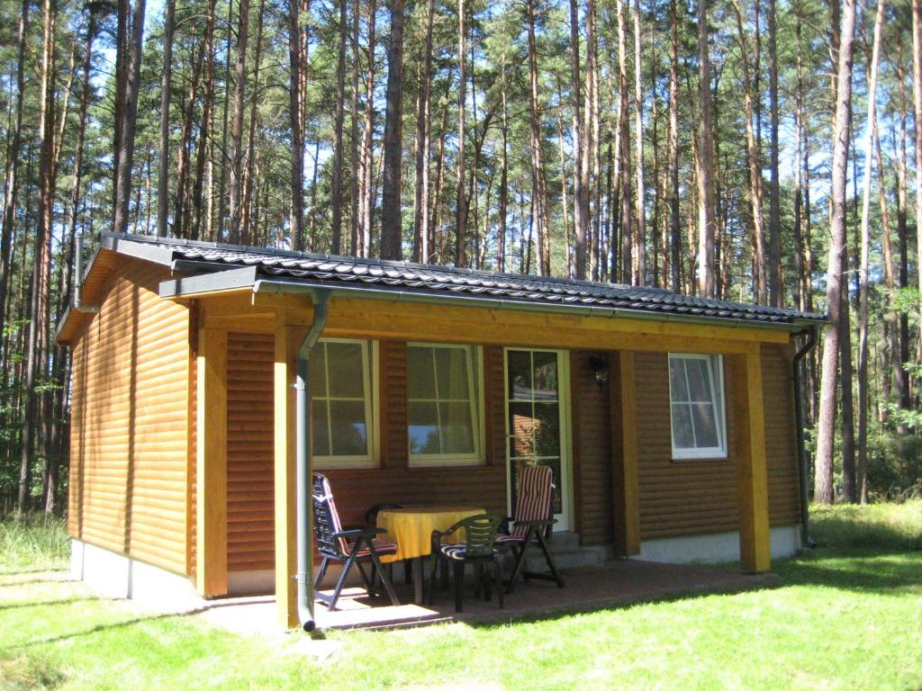 Dependance Ferienhäuser am Kastavensee - Apartamento De Dos Habitaciones Con Terraza