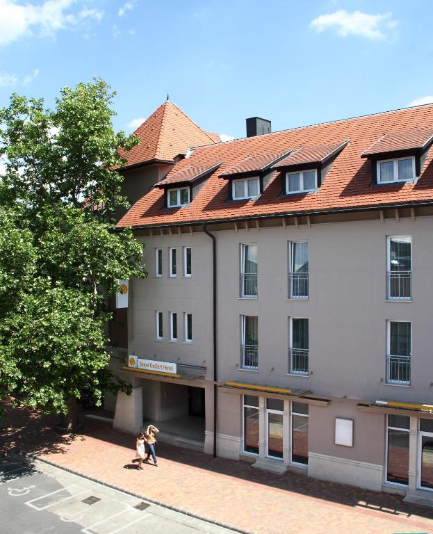 Budova, v ktorej sa hostel nachádza