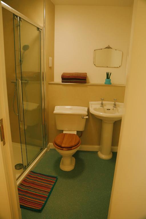 Bagno di The Dolphin Inn Hostel