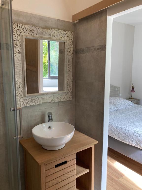 Kylpyhuone majoituspaikassa L'AUBERGE DE LA GOUTILLE