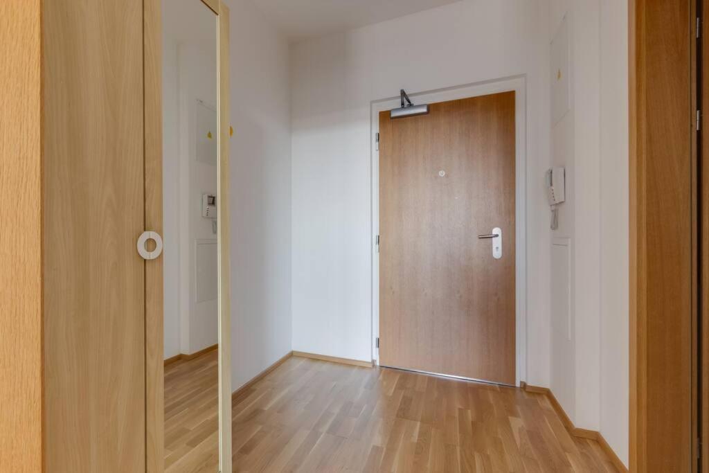 Zdjęcie z galerii obiektu JT's Apartments Korunní str. w Pradze