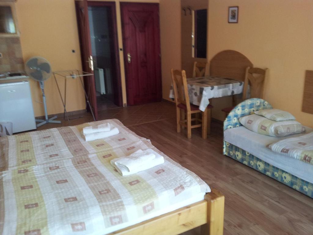 Mediterrán-Apartmanok-Harkány - Apartment With Balcony