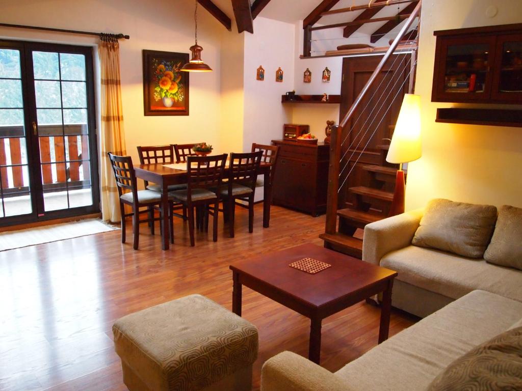 Posedenie v ubytovaní Hrabovo Lake View Apartment