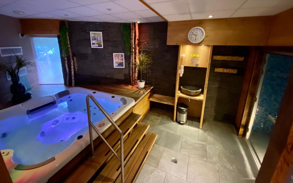 Fotografie z fotogalerie ubytování Logis Hôtel Les Ancolies v destinaci Areches