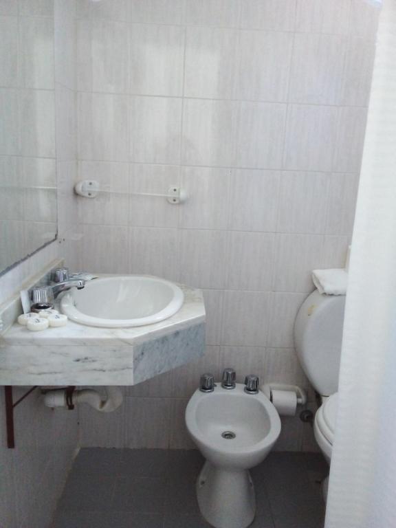 Koupelna v ubytování Hotel Escorial