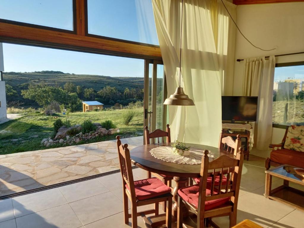 En generel udsigt til bjerge eller udsigt til bjerge taget fra feriehuset