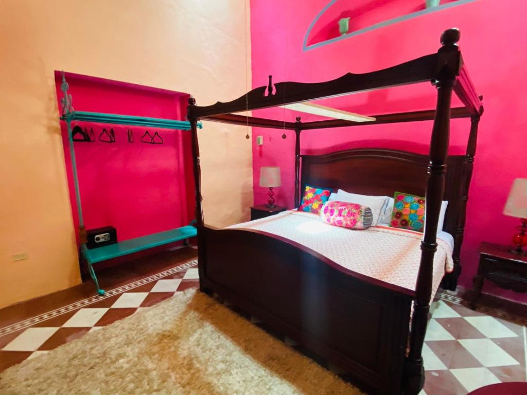 Catrina & Diego - Deluxe King Room