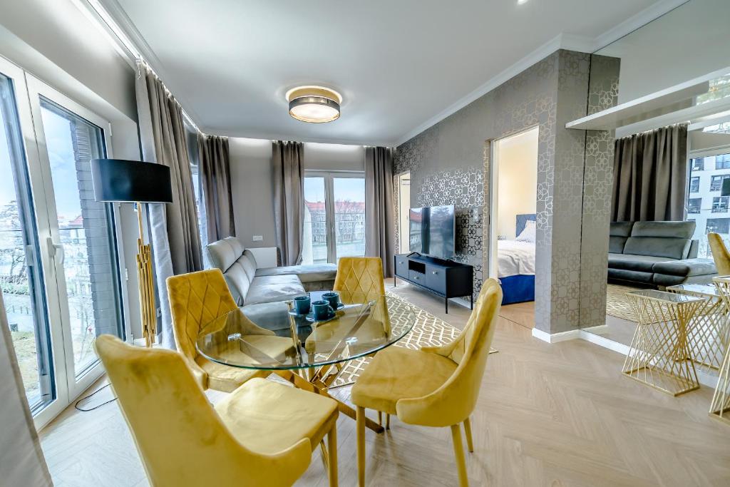 About Art Apartments - Apartment With Shower