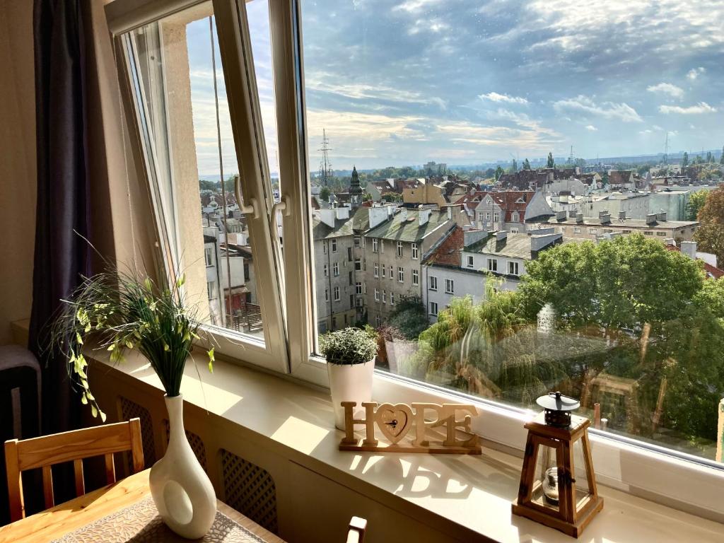 parapet z widokiem na miasto w obiekcie Kierunek Sopot CENTRUM w mieście Sopot