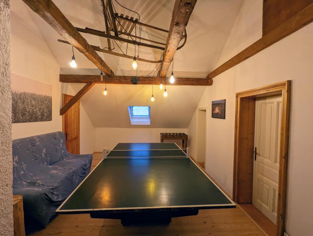 Stolní tenis v ubytování Chalupa, kde bejval krám nebo okolí