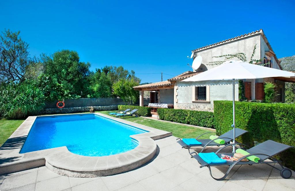 Bazén v ubytovaní Owl Booking Villa Xisca - 18 min Walk to the Old Town alebo v jeho blízkosti