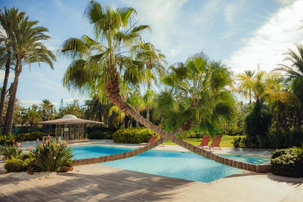 The swimming pool at or close to Hotel Boutique Hort de Nal