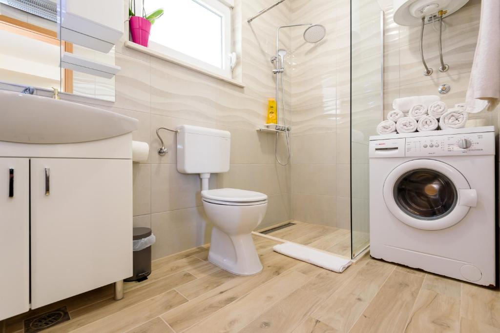 Koupelna v ubytování APARTMAN ANA, METKOVIĆ