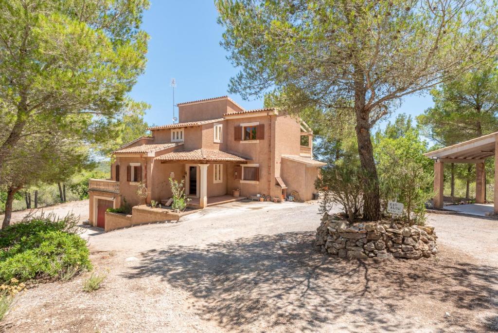 The building in which the holiday home is located