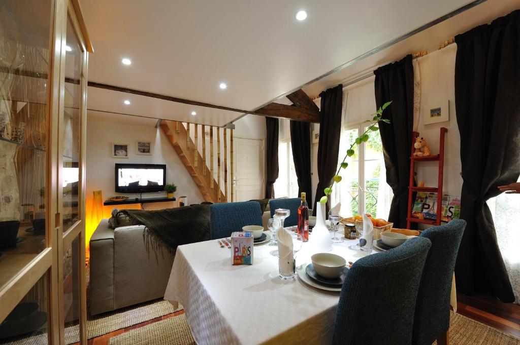 Les Patios du Marais 1 - Mezzanine Apartment F1D Peacefull