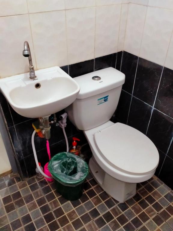 Koupelna v ubytování V.F. Riton Apartelle
