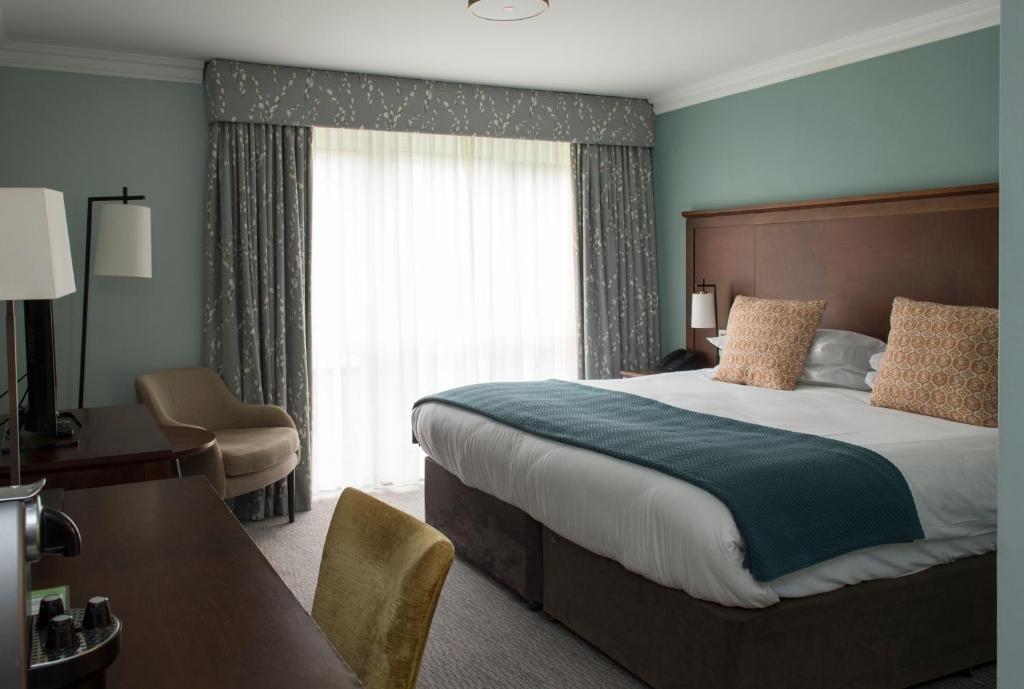 Bush Hotel Farnham - 