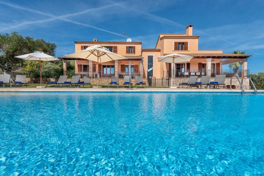 Bazén v ubytování Villa Es Turrió by Mallorca House Rent nebo v jeho okolí