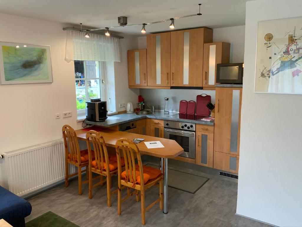 Kuchyňa alebo kuchynka v ubytovaní Ferienwohnung Holiday