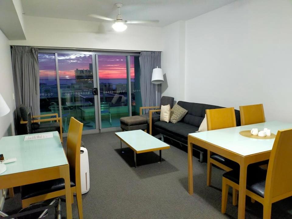 Posezení v ubytování Darwin Harbour Suite