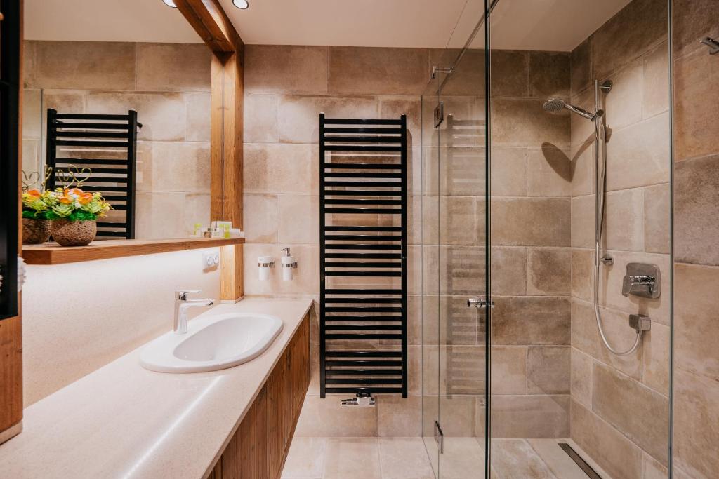 Johan Hotel Zlín Updated 2022 S - How Much To Add A Bathroom House Nz