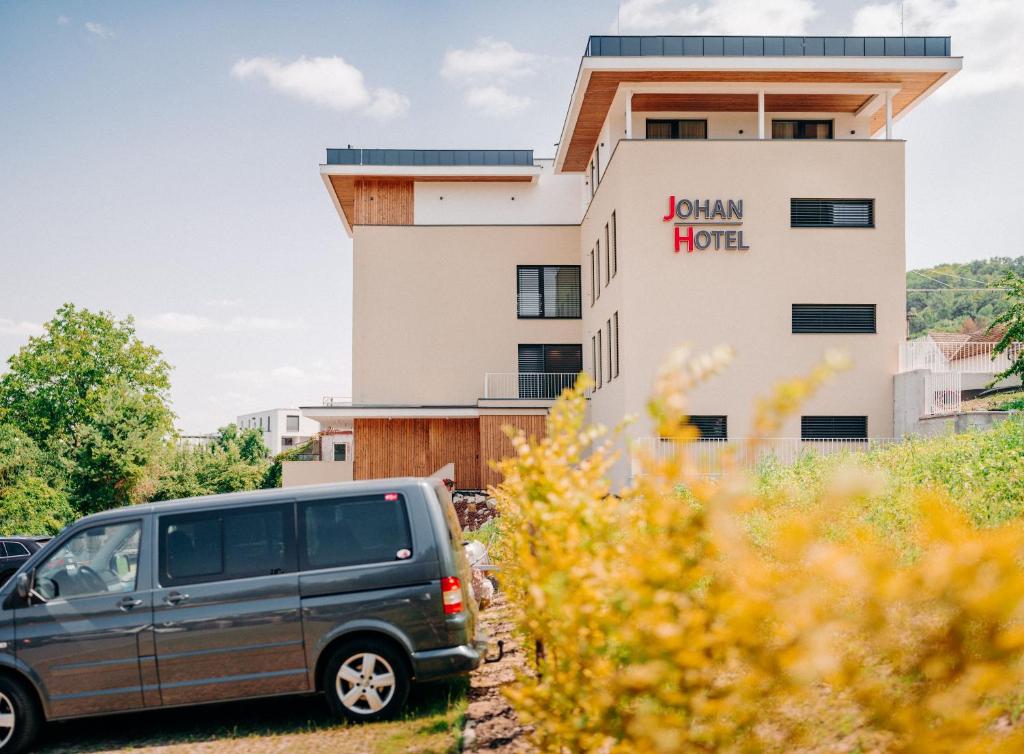 Budova, v ktorej sa hotel nachádza