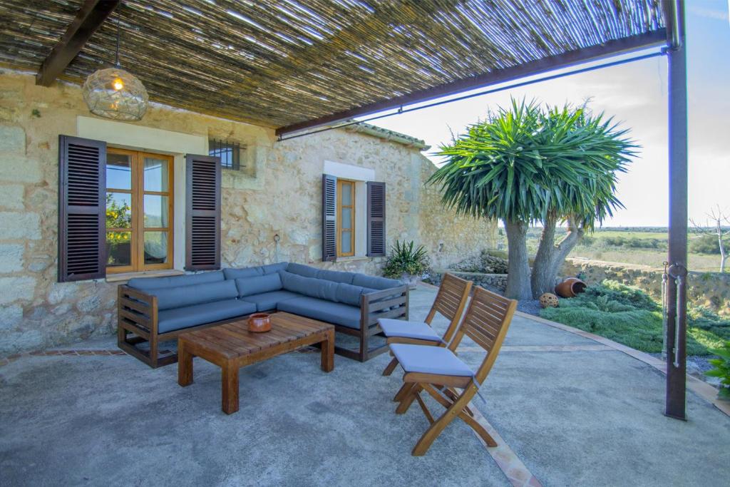 A seating area at Finca Es Castellot Vell