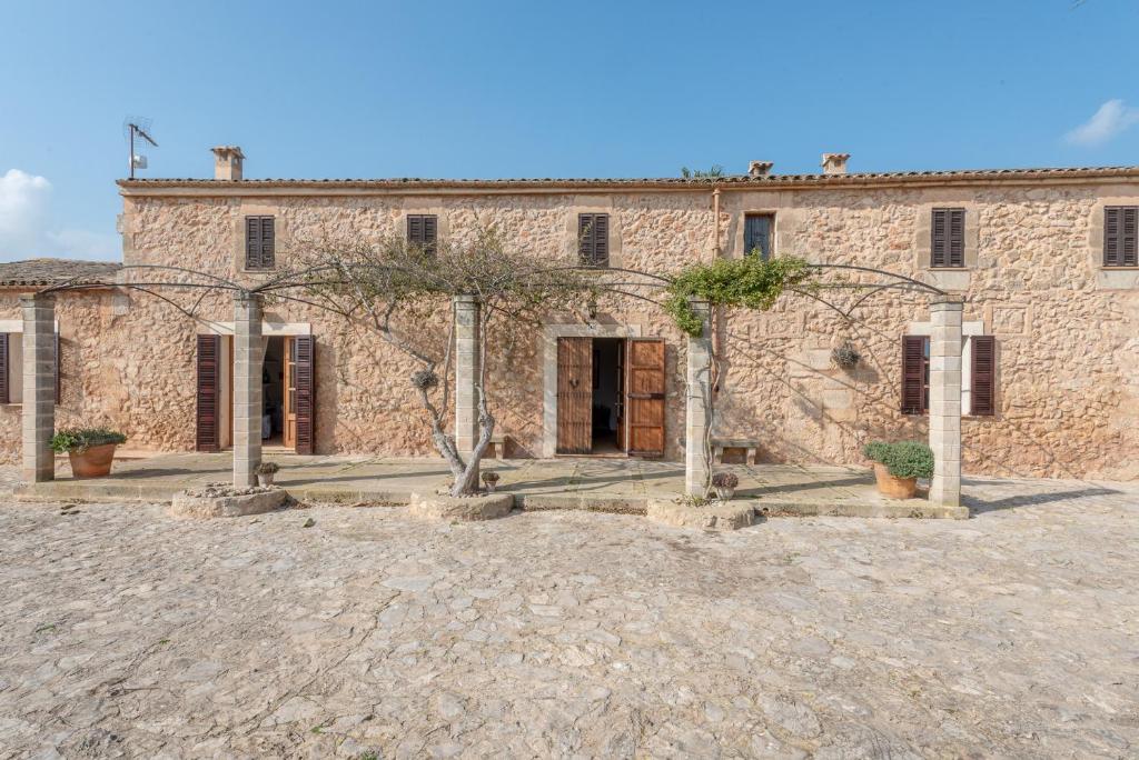 The building in which the holiday home is located