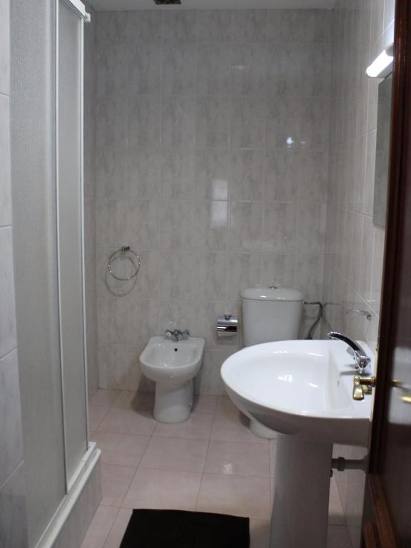 Uma casa de banho em Alojamento Local Tamega
