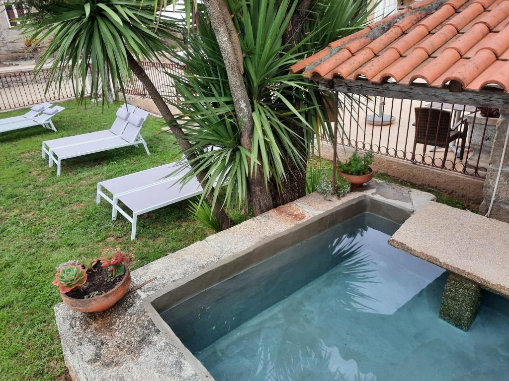 A piscina localizada em Quinta de Castelhão ou nos arredores