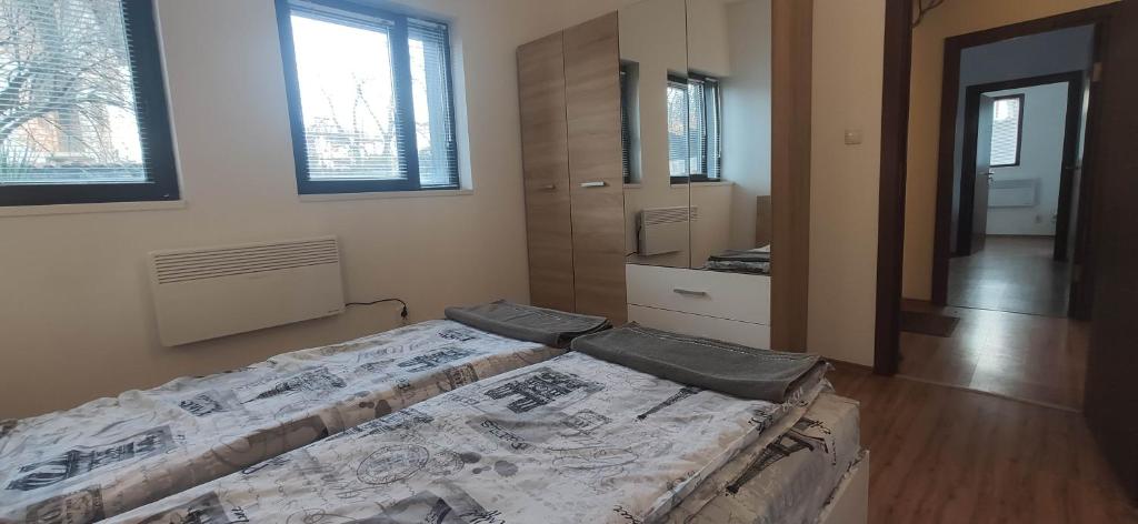 Two bedroom close to gondola
