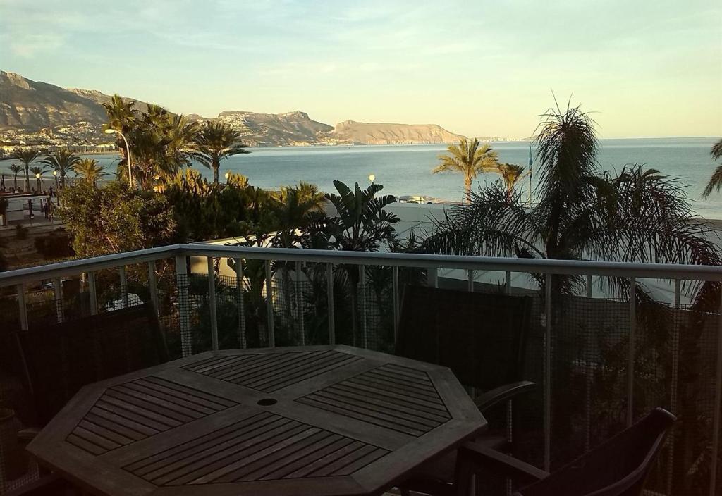 Seaside renewed apartment (Spanje LAlfàs del Pi) - Booking.com
