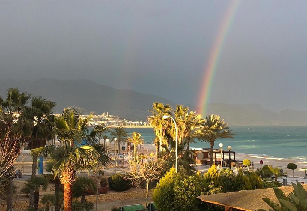 Seaside renewed apartment (Spanje LAlfàs del Pi) - Booking.com