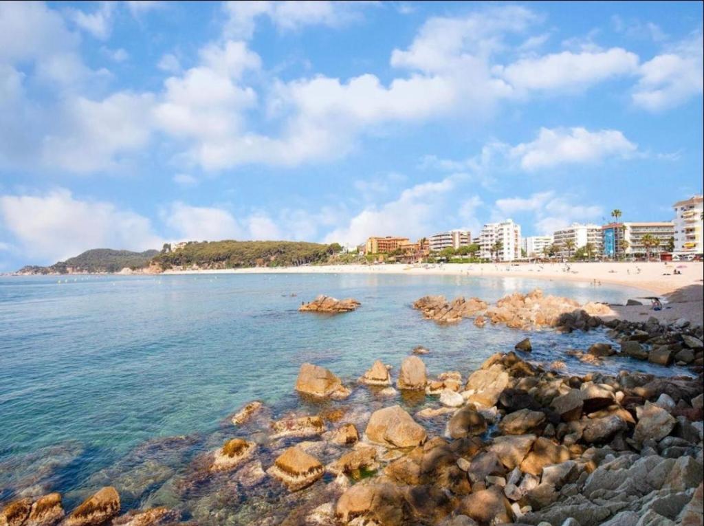 LA MER BLEUE, beach&pool, PK, full equipped in Fenals Beach ...