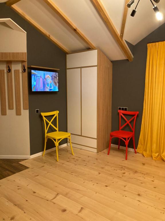טלויזיה ו/או מרכז בידור ב-Borjomi Yellow Hotel
